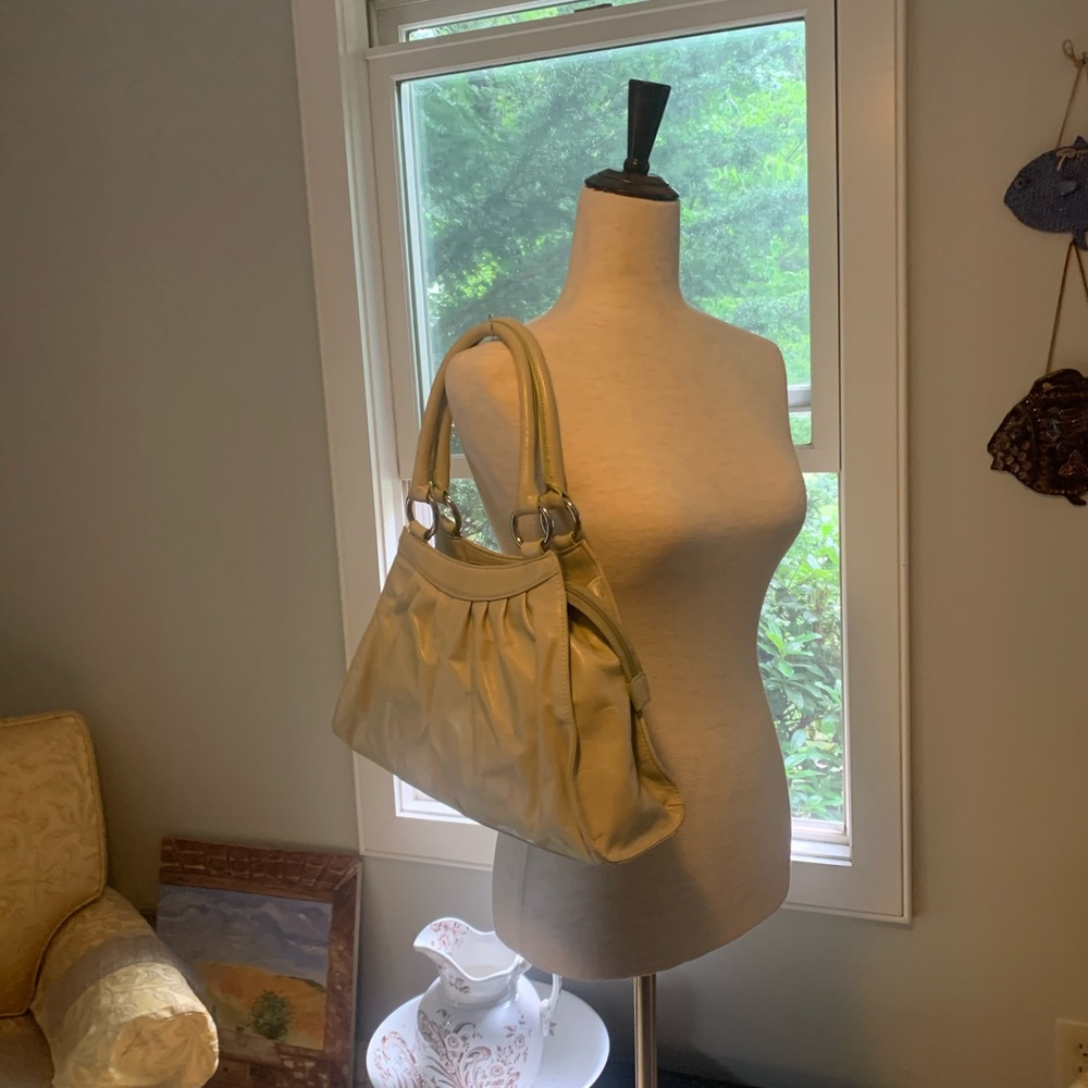 Additional Photos - image 6